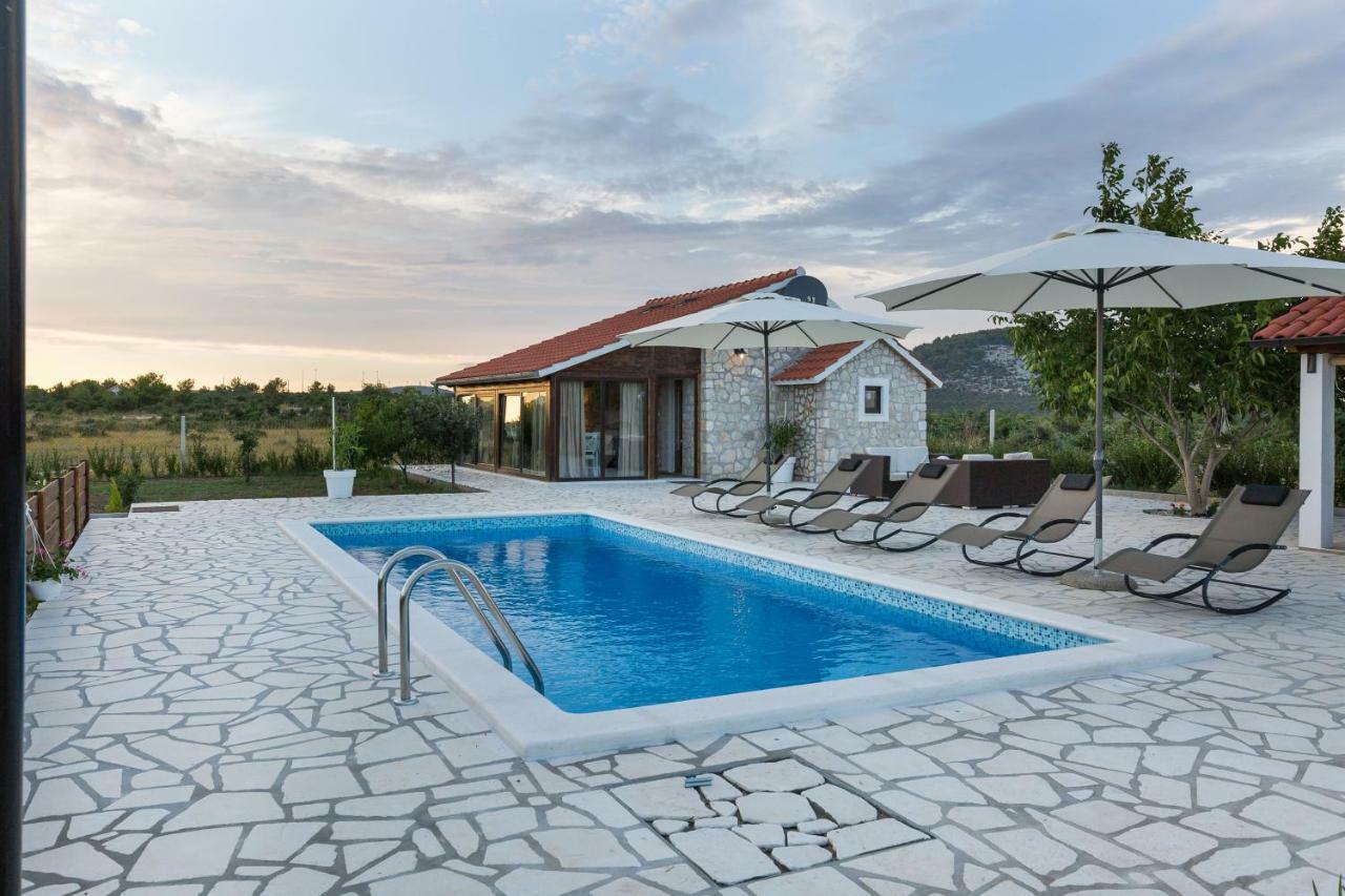 Mali Raj Villa Свети Петър Екстериор снимка