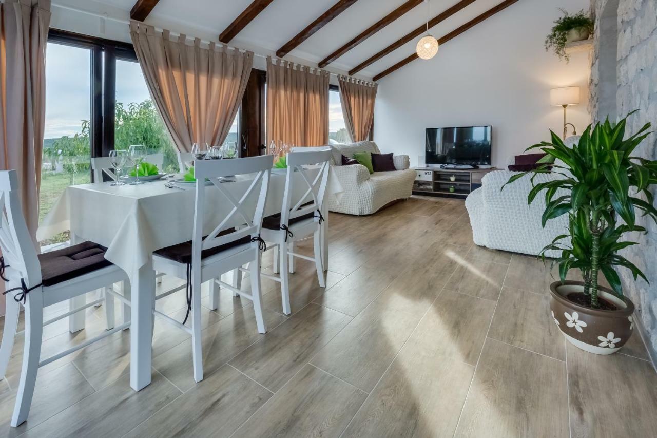 Mali Raj Villa Свети Петър Екстериор снимка